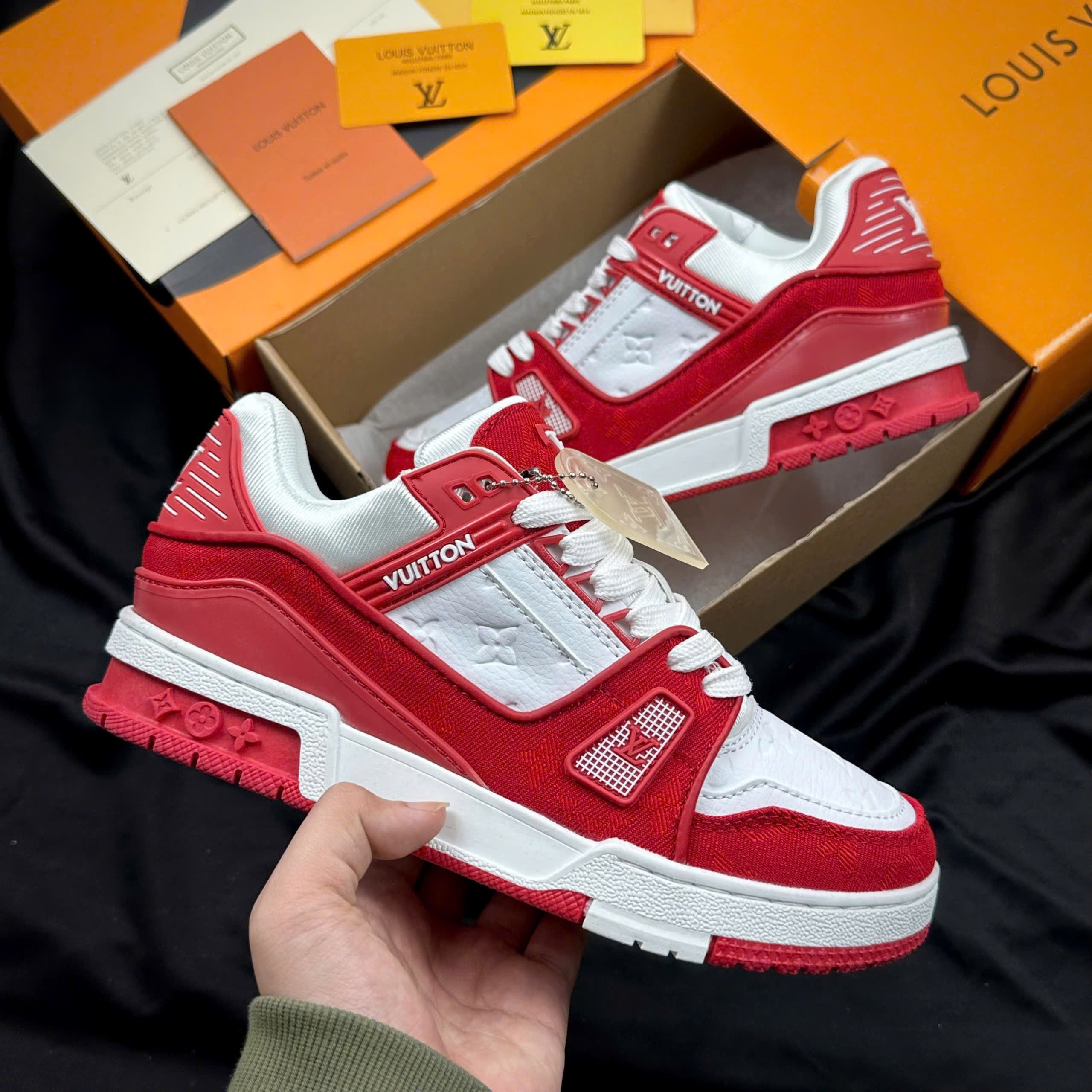 LV Trainer Đỏ